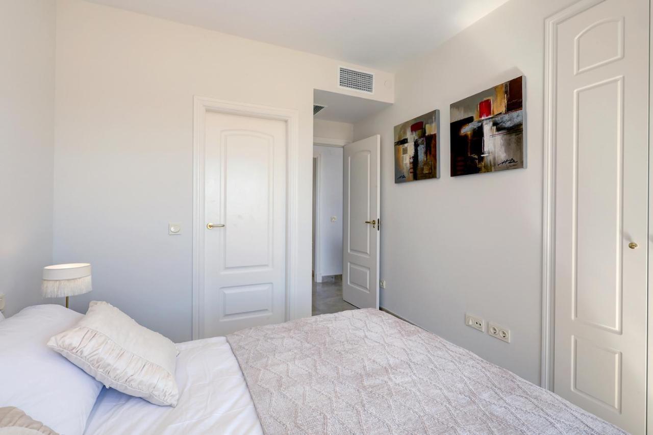 Duquesa Village Apartment - 2 Bed/2 Bath Apartment With Panoramic Sea Views 马尼尔瓦 外观 照片
