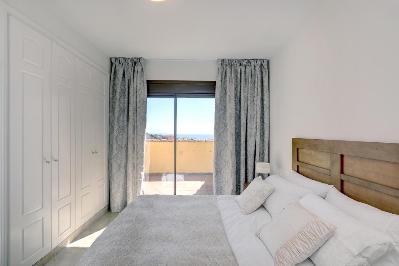 Duquesa Village Apartment - 2 Bed/2 Bath Apartment With Panoramic Sea Views 马尼尔瓦 外观 照片
