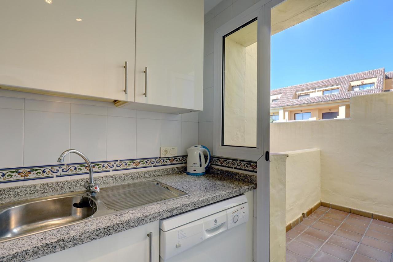 Duquesa Village Apartment - 2 Bed/2 Bath Apartment With Panoramic Sea Views 马尼尔瓦 外观 照片