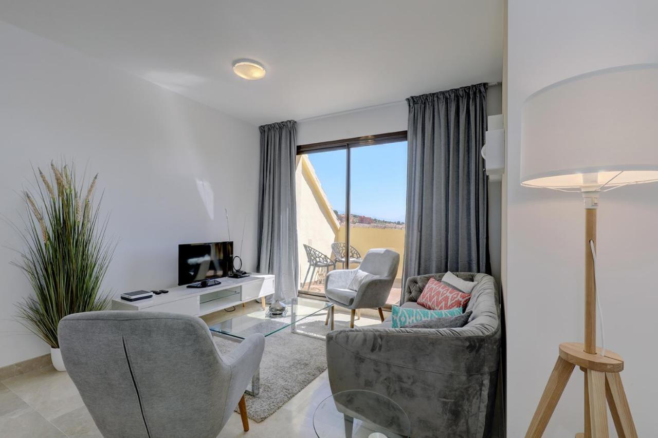 Duquesa Village Apartment - 2 Bed/2 Bath Apartment With Panoramic Sea Views 马尼尔瓦 外观 照片